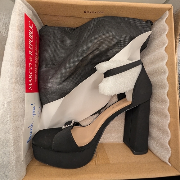 MARCOREPUBLIC Nottingham Black Chunky Heel Strap Platform Pumps Size 9 - Picture 9 of 10